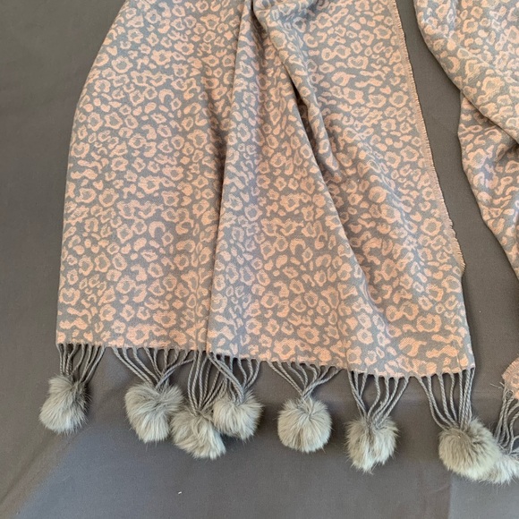 Beautiful Blanket Scarf - Picture 6 of 6